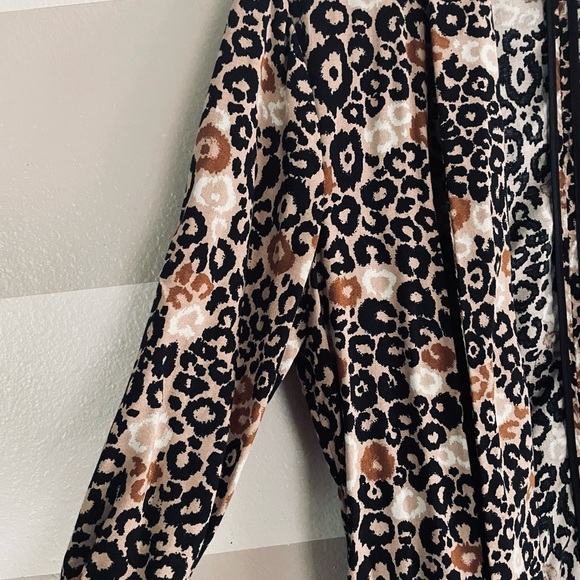 Leopard Print Women's Blazer - Picture 3 of 8